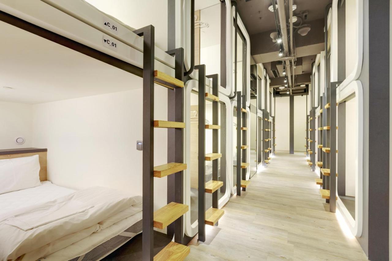 Taiwan Youth Hostel & Capsule Hotel Taipei Exterior photo