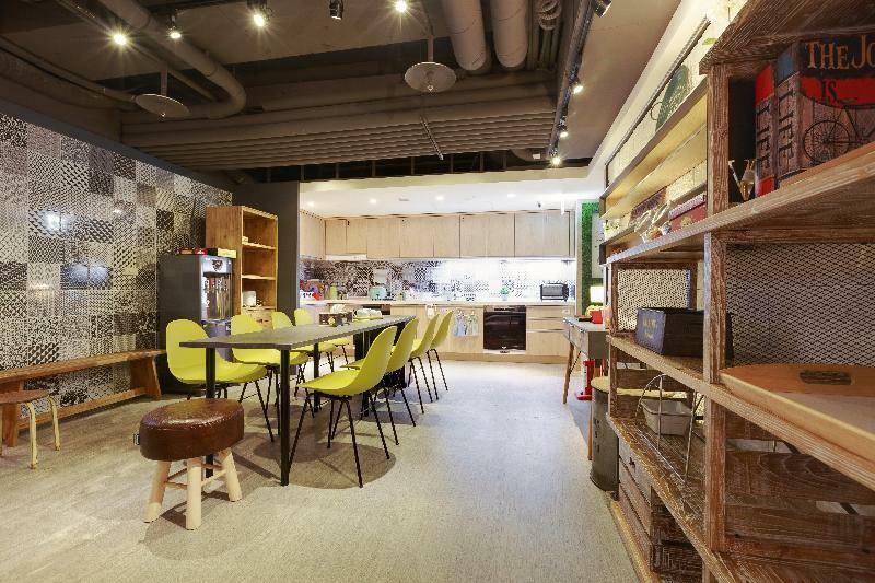 Taiwan Youth Hostel & Capsule Hotel Taipei Exterior photo